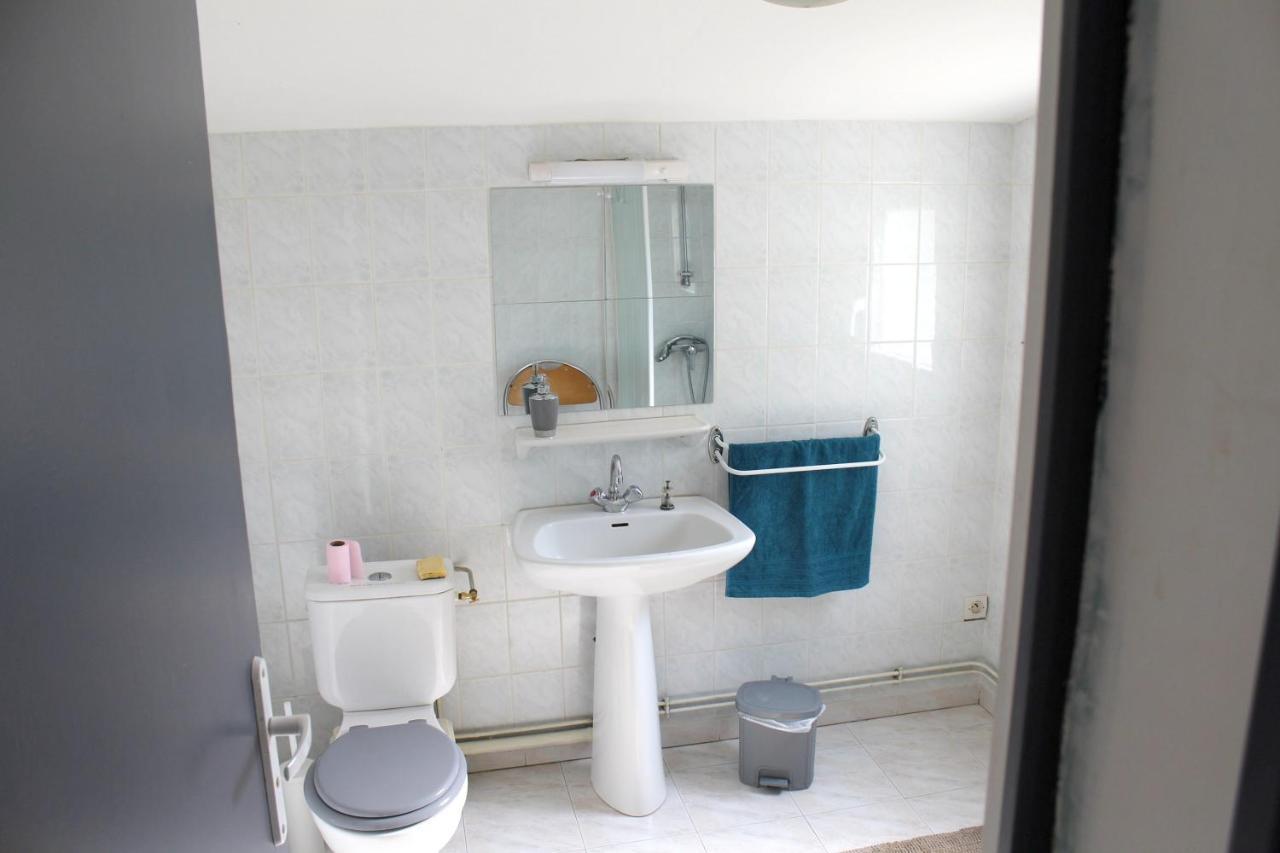 Maison Charmante A Saint-Patrice Avec Jardin Prive ภายนอก รูปภาพ